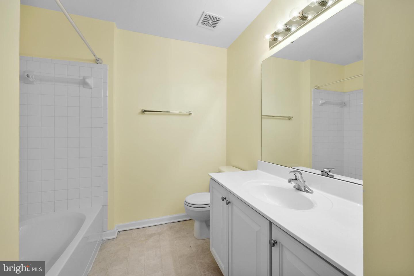 8078 HORSESHOE COTTAGE CIR, LORTON, Virginia 22079, 3 Bedrooms Bedrooms, ,2 BathroomsBathrooms,Residential,For sale,8078 HORSESHOE COTTAGE CIR,VAFX2247692 MLS # VAFX2247692