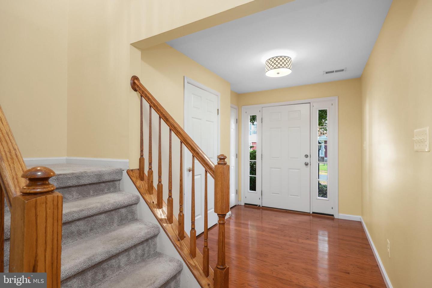8078 HORSESHOE COTTAGE CIR, LORTON, Virginia 22079, 3 Bedrooms Bedrooms, ,2 BathroomsBathrooms,Residential,For sale,8078 HORSESHOE COTTAGE CIR,VAFX2247692 MLS # VAFX2247692