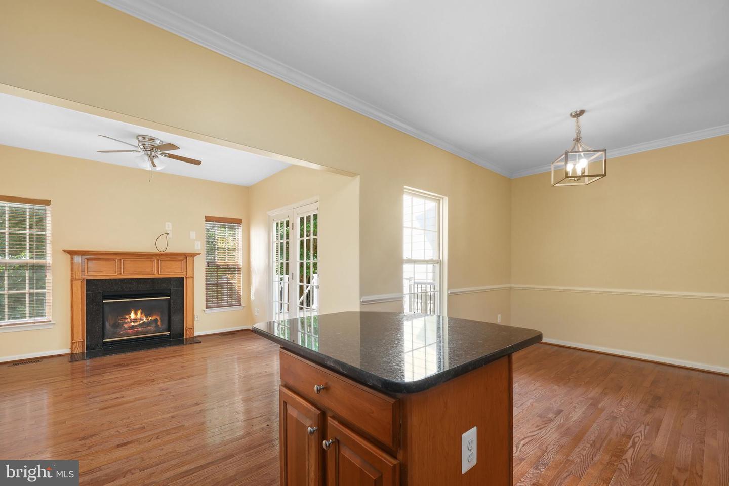 8078 HORSESHOE COTTAGE CIR, LORTON, Virginia 22079, 3 Bedrooms Bedrooms, ,2 BathroomsBathrooms,Residential,For sale,8078 HORSESHOE COTTAGE CIR,VAFX2247692 MLS # VAFX2247692