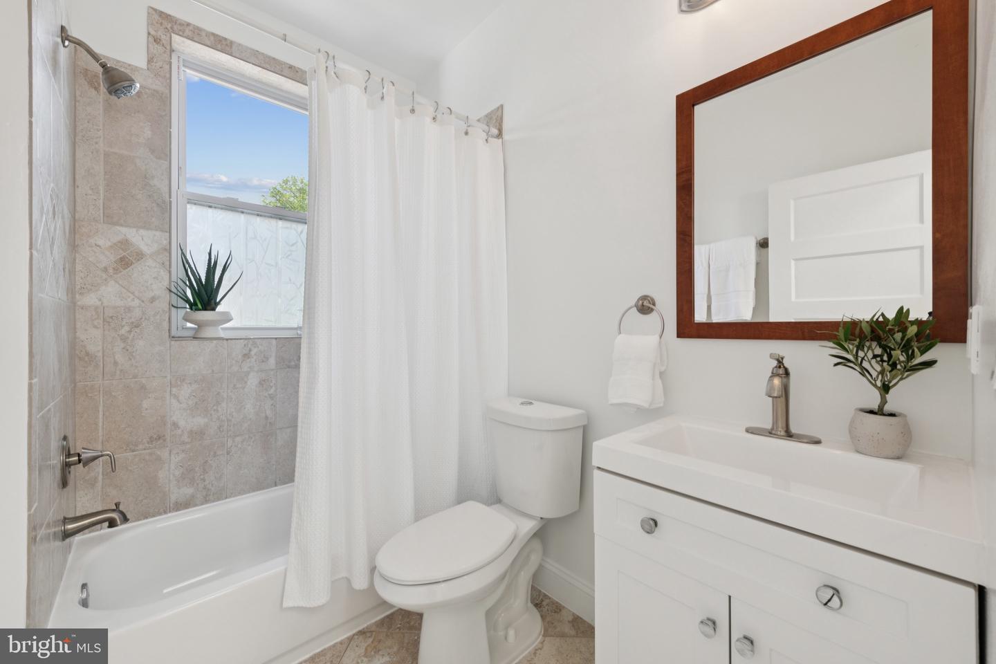 643 KEEFER PL NW, WASHINGTON, District Of Columbia 20010, 4 Bedrooms Bedrooms, ,3 BathroomsBathrooms,Residential,For sale,643 KEEFER PL NW,DCDC2205970 MLS # DCDC2205970