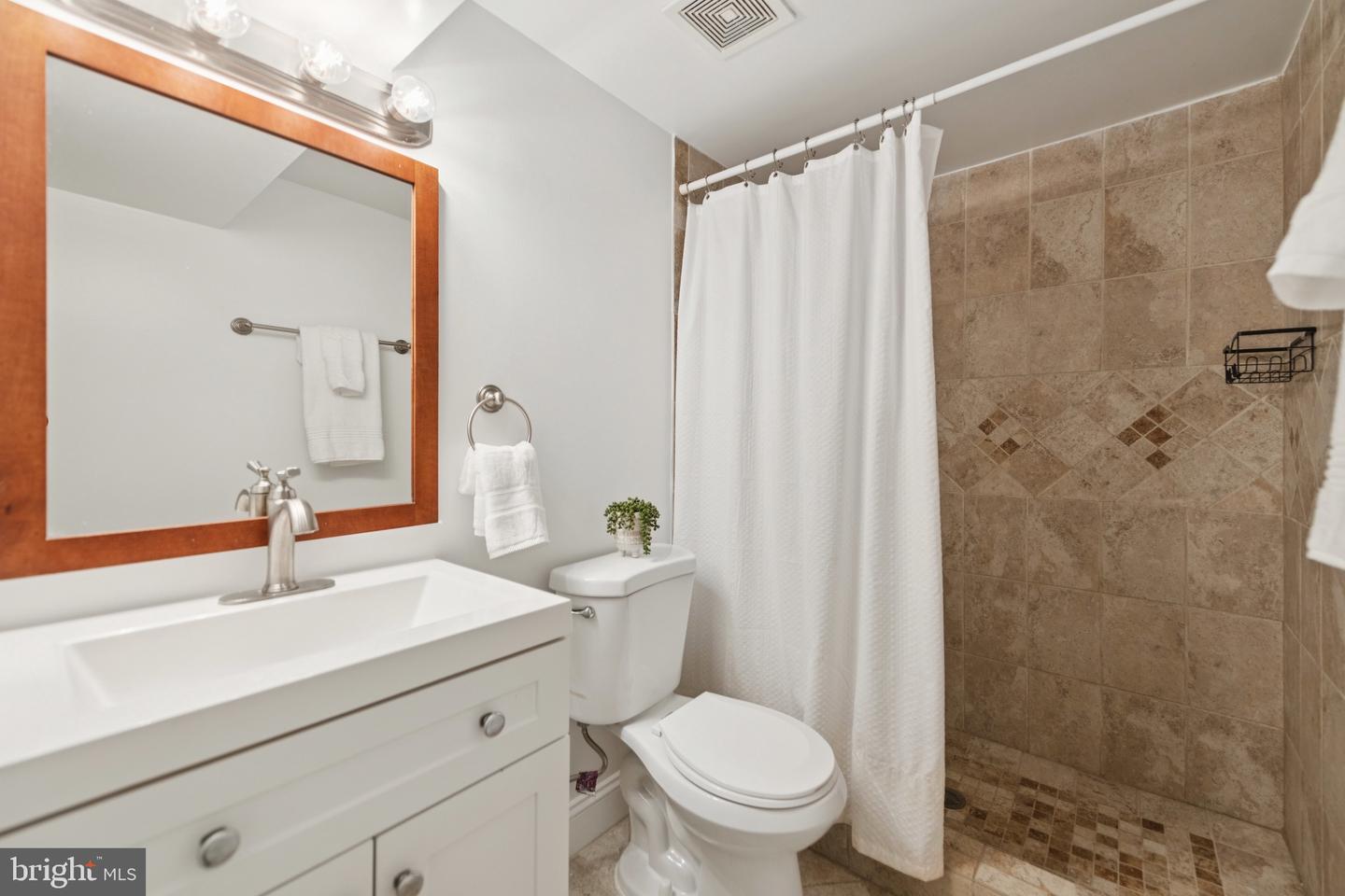 643 KEEFER PL NW, WASHINGTON, District Of Columbia 20010, 4 Bedrooms Bedrooms, ,3 BathroomsBathrooms,Residential,For sale,643 KEEFER PL NW,DCDC2205970 MLS # DCDC2205970
