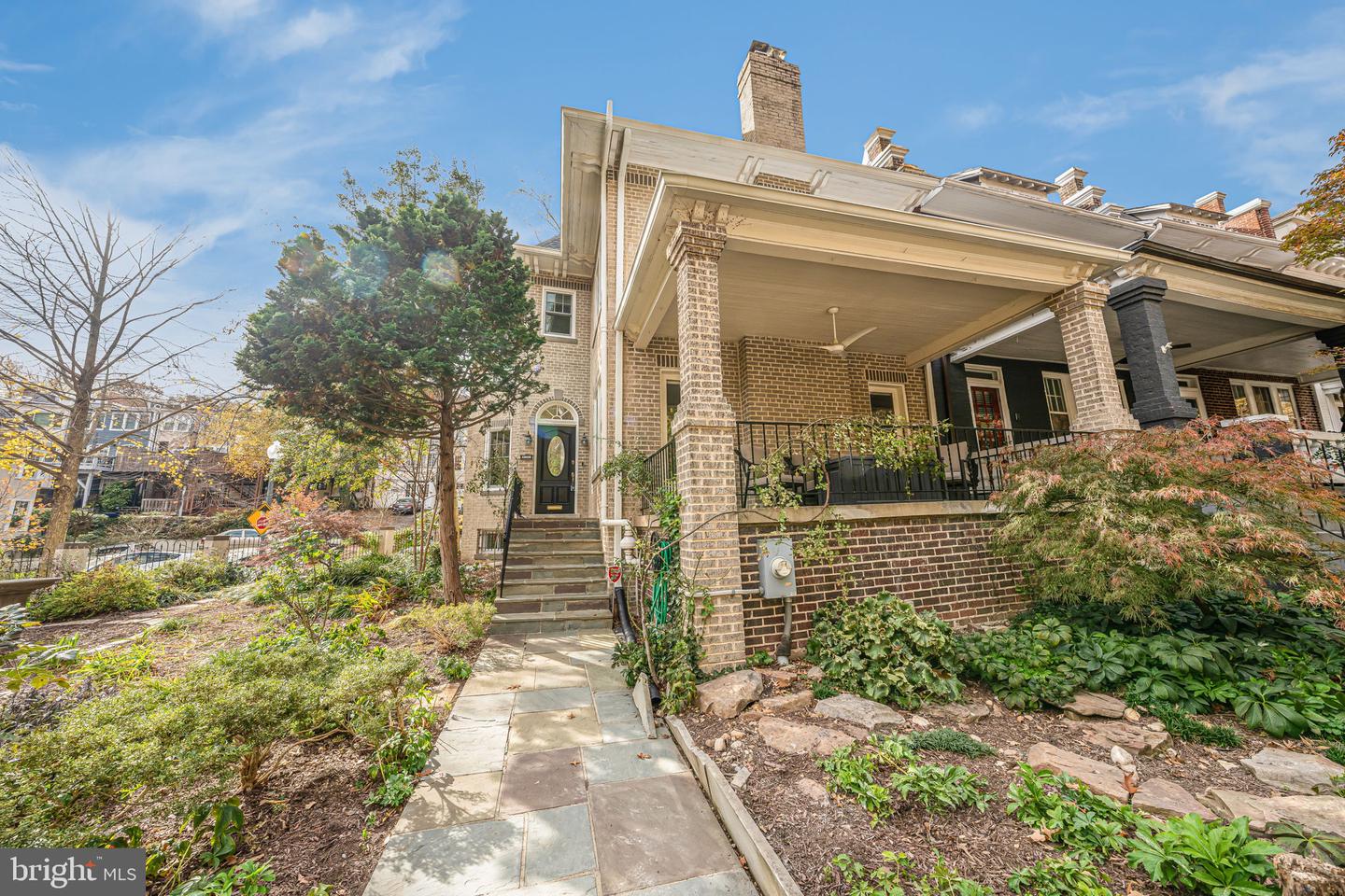 2202 CATHEDRAL AVE NW, WASHINGTON, District Of Columbia 20008, 4 Bedrooms Bedrooms, ,3 BathroomsBathrooms,Residential,For sale,2202 CATHEDRAL AVE NW,DCDC2205980 MLS # DCDC2205980