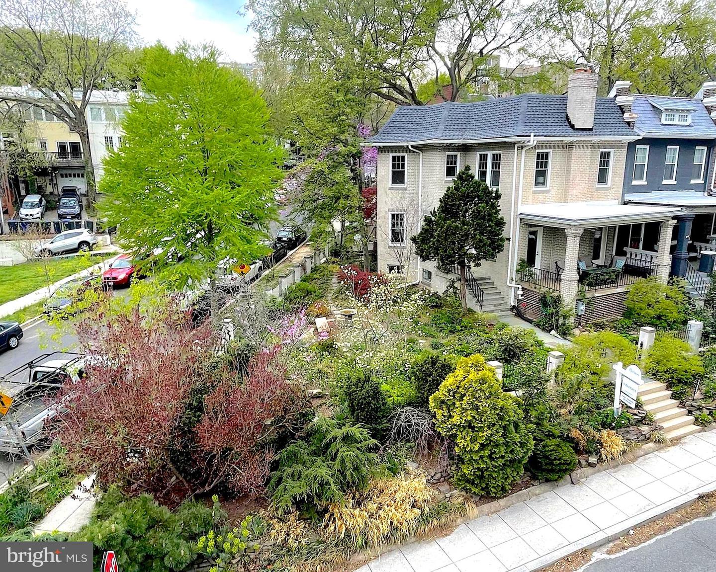 2202 CATHEDRAL AVE NW, WASHINGTON, District Of Columbia 20008, 4 Bedrooms Bedrooms, ,3 BathroomsBathrooms,Residential,For sale,2202 CATHEDRAL AVE NW,DCDC2205980 MLS # DCDC2205980