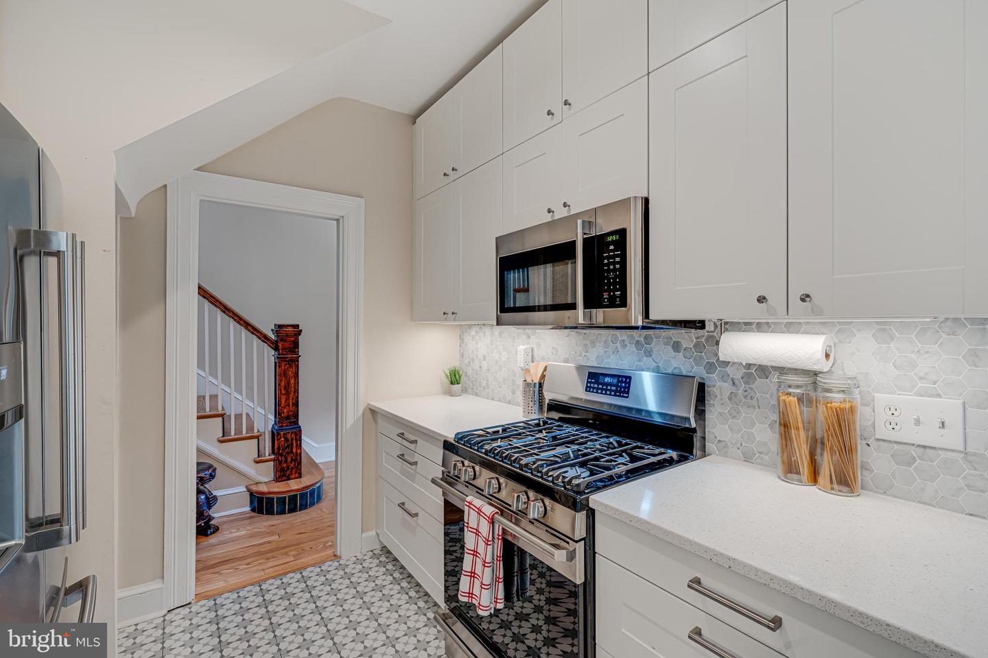 2202 CATHEDRAL AVE NW, WASHINGTON, District Of Columbia 20008, 4 Bedrooms Bedrooms, ,3 BathroomsBathrooms,Residential,For sale,2202 CATHEDRAL AVE NW,DCDC2205980 MLS # DCDC2205980