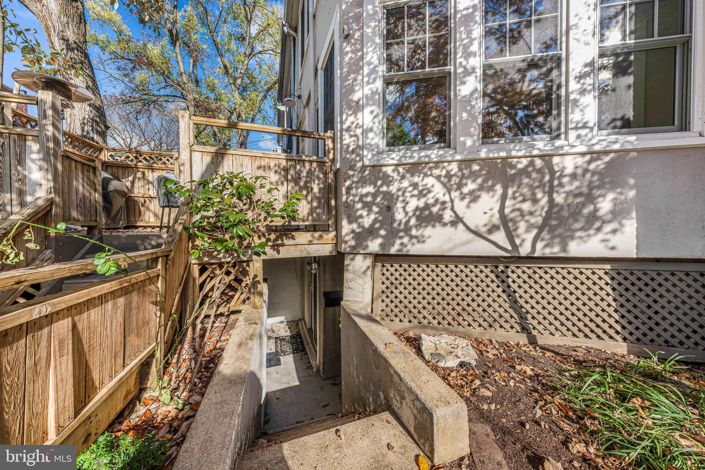 2202 CATHEDRAL AVE NW, WASHINGTON, District Of Columbia 20008, 4 Bedrooms Bedrooms, ,3 BathroomsBathrooms,Residential,For sale,2202 CATHEDRAL AVE NW,DCDC2205980 MLS # DCDC2205980