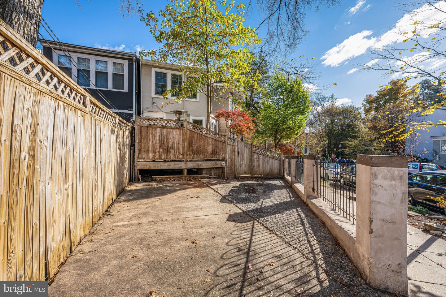 2202 CATHEDRAL AVE NW, WASHINGTON, District Of Columbia 20008, 4 Bedrooms Bedrooms, ,3 BathroomsBathrooms,Residential,For sale,2202 CATHEDRAL AVE NW,DCDC2205980 MLS # DCDC2205980