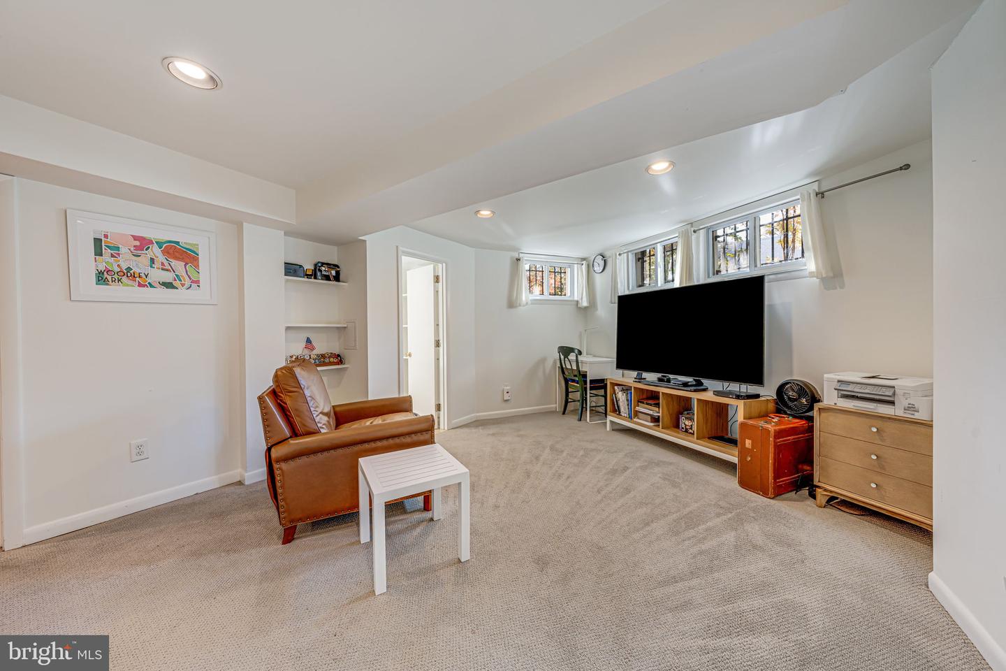 2202 CATHEDRAL AVE NW, WASHINGTON, District Of Columbia 20008, 4 Bedrooms Bedrooms, ,3 BathroomsBathrooms,Residential,For sale,2202 CATHEDRAL AVE NW,DCDC2205980 MLS # DCDC2205980