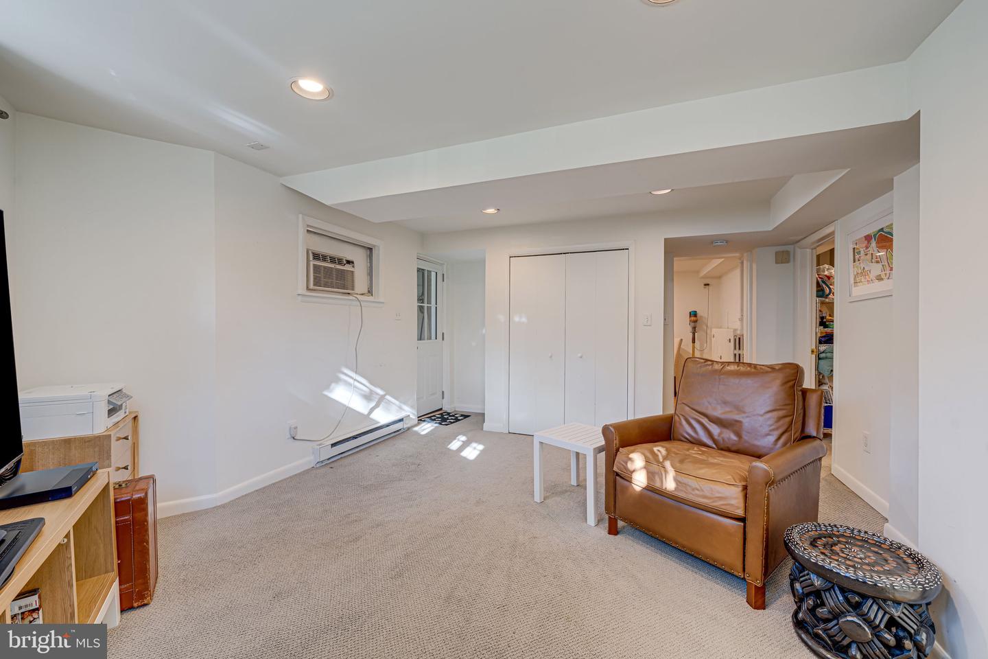 2202 CATHEDRAL AVE NW, WASHINGTON, District Of Columbia 20008, 4 Bedrooms Bedrooms, ,3 BathroomsBathrooms,Residential,For sale,2202 CATHEDRAL AVE NW,DCDC2205980 MLS # DCDC2205980