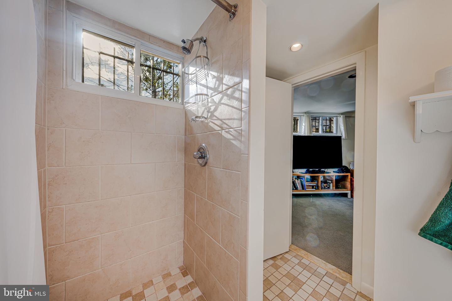 2202 CATHEDRAL AVE NW, WASHINGTON, District Of Columbia 20008, 4 Bedrooms Bedrooms, ,3 BathroomsBathrooms,Residential,For sale,2202 CATHEDRAL AVE NW,DCDC2205980 MLS # DCDC2205980