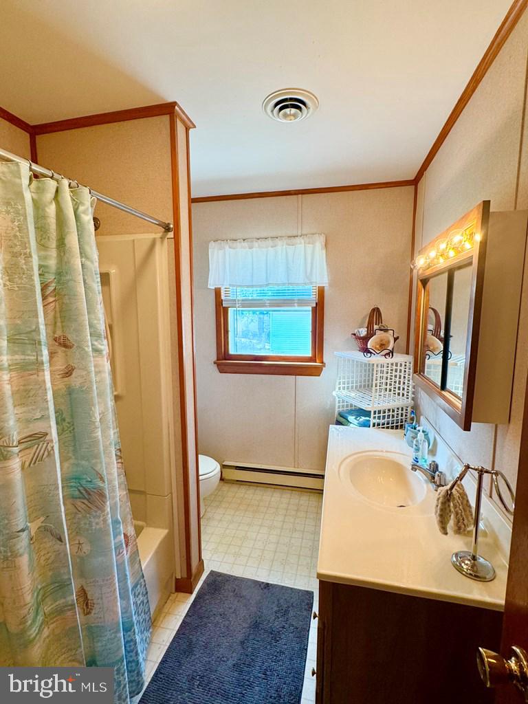 3434 WILLOW ST, CHINCOTEAGUE ISLAND, Virginia 23336, 2 Bedrooms Bedrooms, ,1 BathroomBathrooms,Residential,For sale,3434 WILLOW ST,VAAC2001940 MLS # VAAC2001940