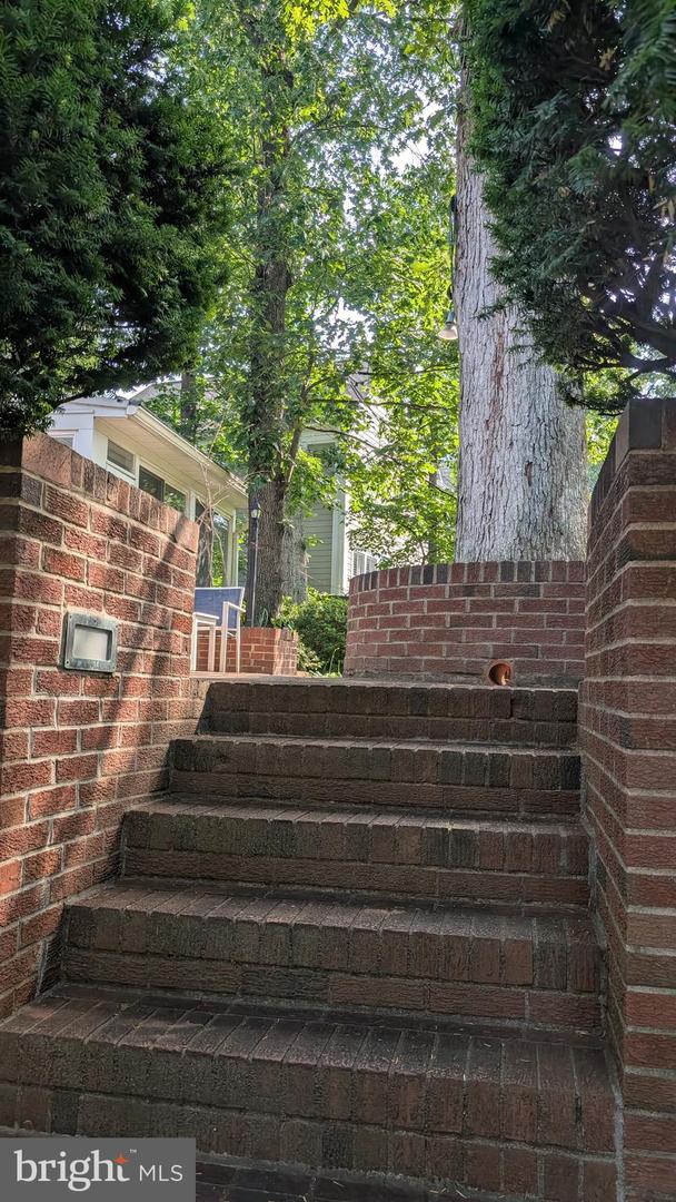 1903 KIRBY RD, MCLEAN, Virginia 22101, 3 Bedrooms Bedrooms, ,2 BathroomsBathrooms,Residential,For sale,1903 KIRBY RD,VAFX2247654 MLS # VAFX2247654