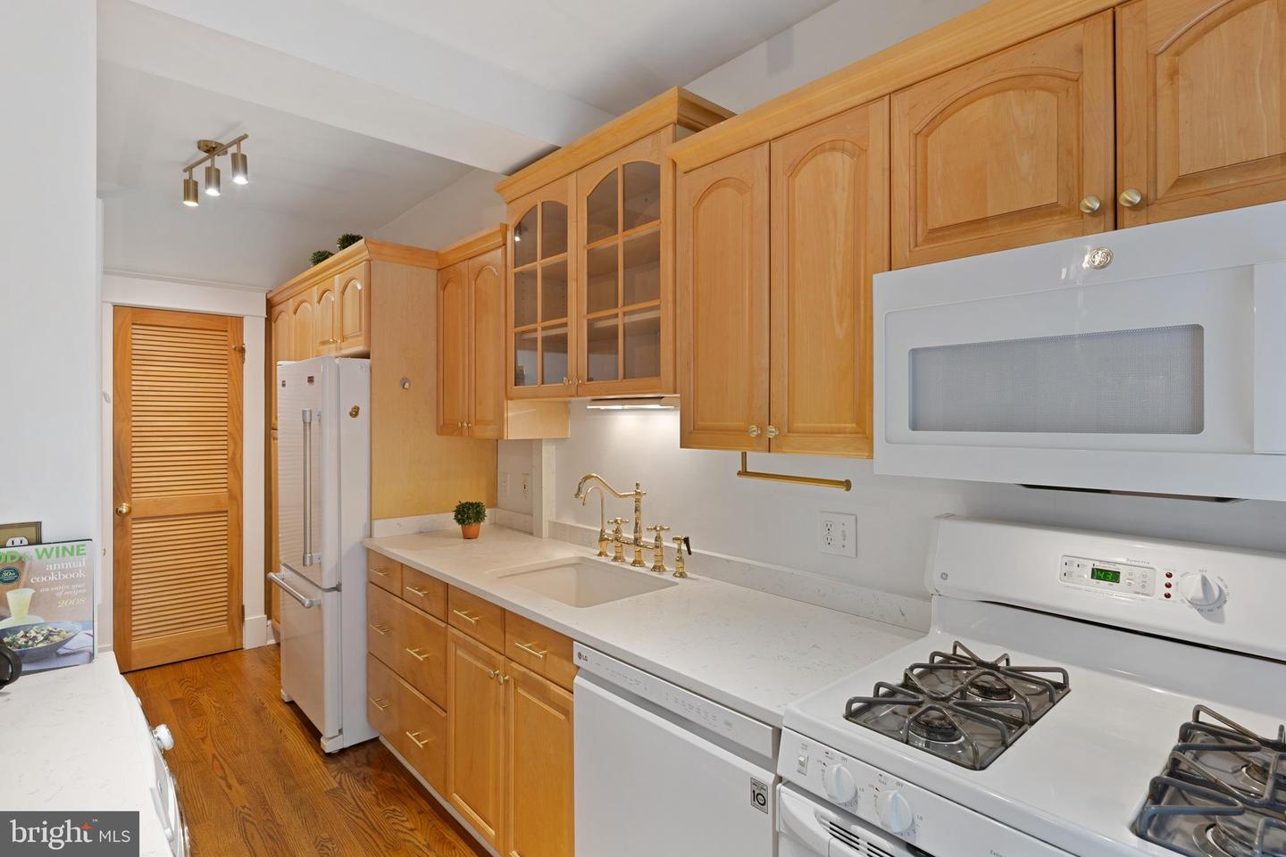 2009 37TH ST NW, WASHINGTON, District Of Columbia 20007, 2 Bedrooms Bedrooms, 7 Rooms Rooms,1 BathroomBathrooms,Residential,For sale,2009 37TH ST NW,DCDC2205938 MLS # DCDC2205938
