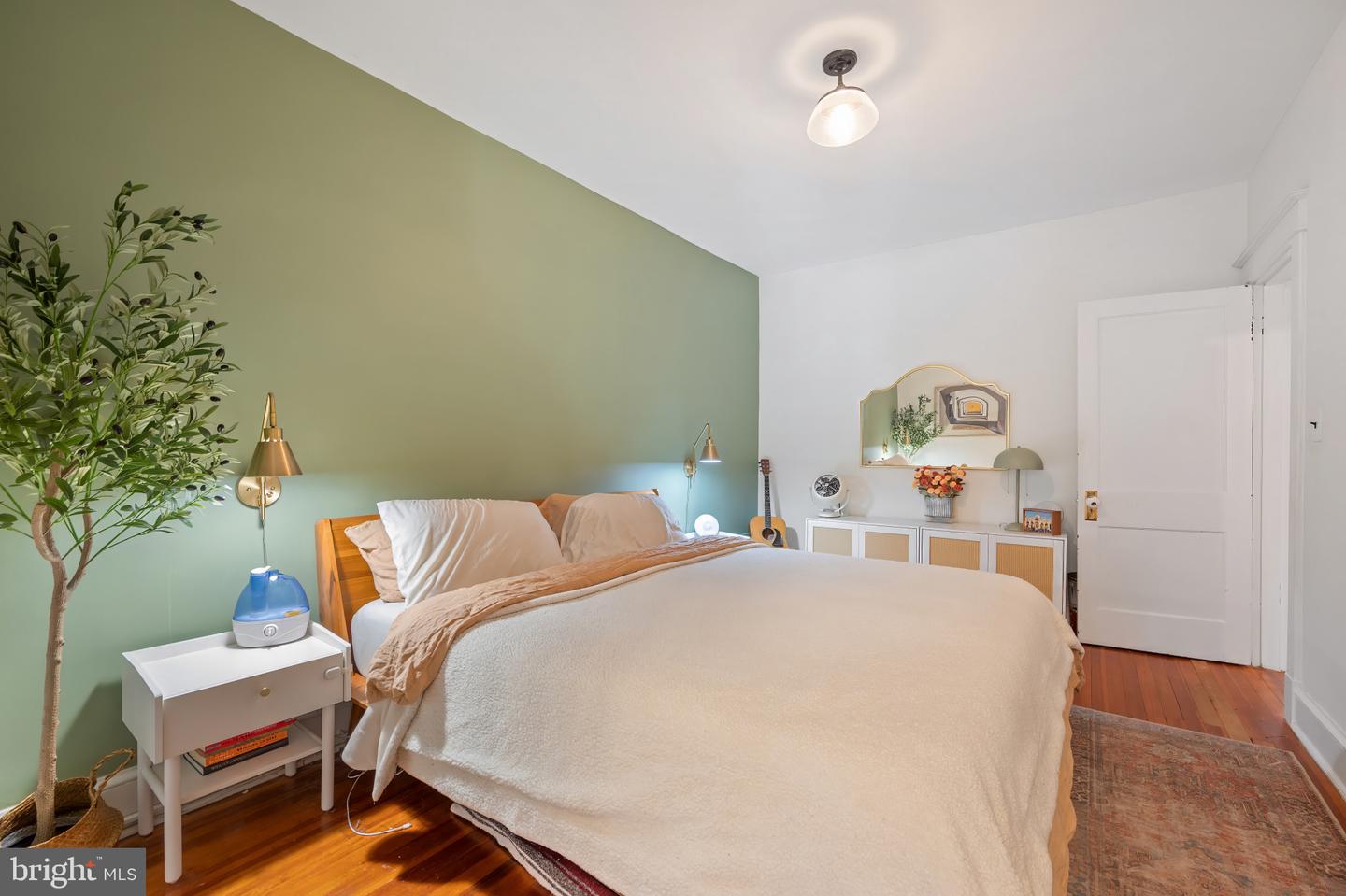2009 37TH ST NW, WASHINGTON, District Of Columbia 20007, 2 Bedrooms Bedrooms, 7 Rooms Rooms,1 BathroomBathrooms,Residential,For sale,2009 37TH ST NW,DCDC2205938 MLS # DCDC2205938
