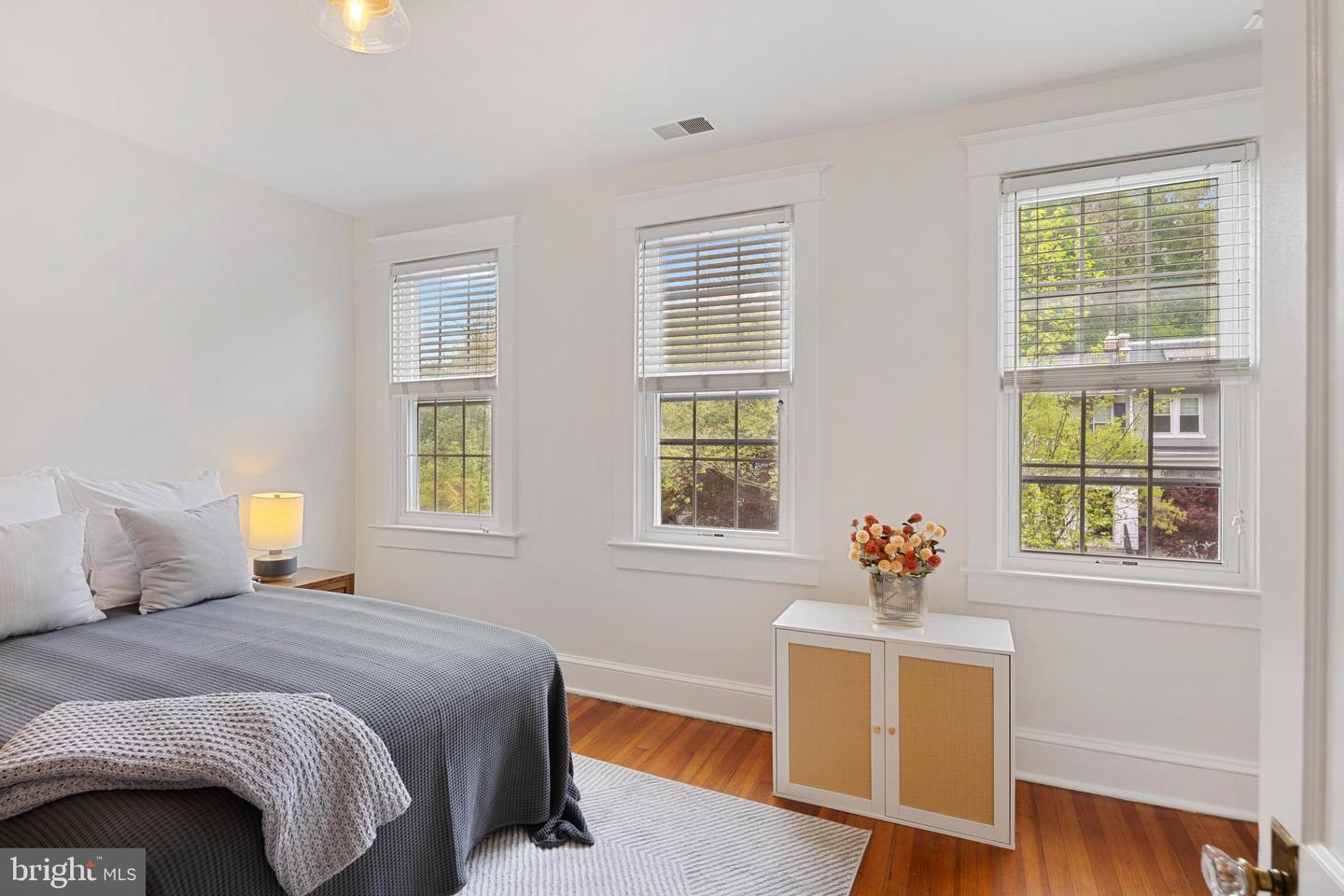 2009 37TH ST NW, WASHINGTON, District Of Columbia 20007, 2 Bedrooms Bedrooms, 7 Rooms Rooms,1 BathroomBathrooms,Residential,For sale,2009 37TH ST NW,DCDC2205938 MLS # DCDC2205938