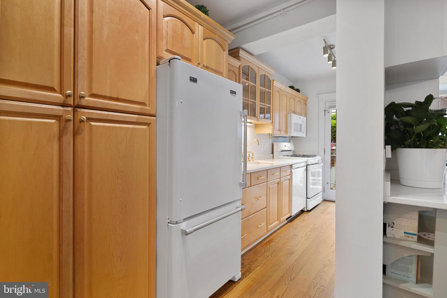 2009 37TH ST NW, WASHINGTON, District Of Columbia 20007, 2 Bedrooms Bedrooms, 7 Rooms Rooms,1 BathroomBathrooms,Residential,For sale,2009 37TH ST NW,DCDC2205938 MLS # DCDC2205938