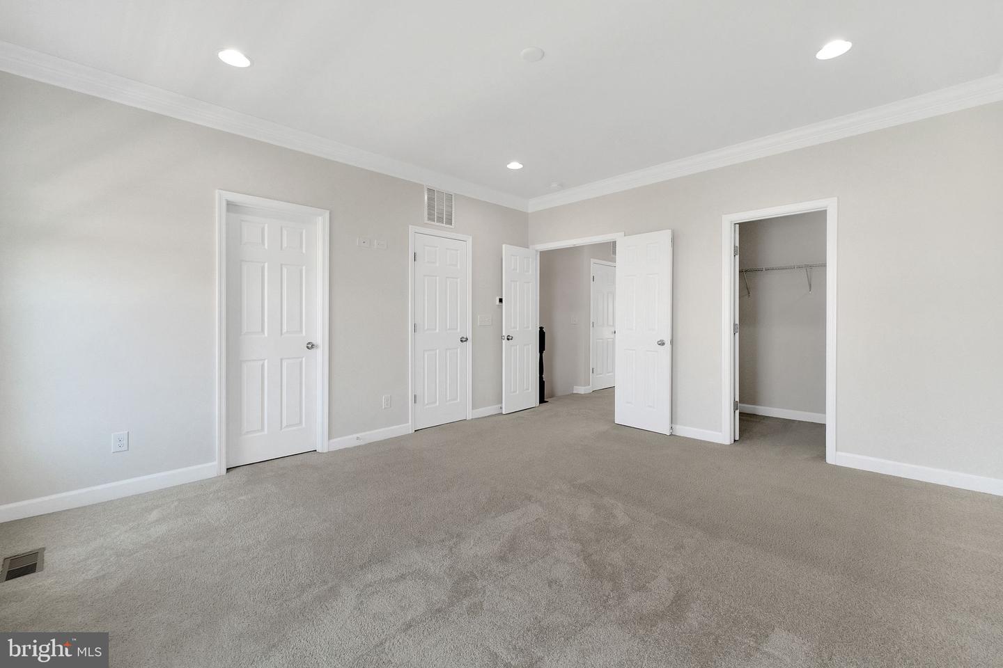 42510 OAK PARK SQ, ASHBURN, Virginia 20148, 3 Bedrooms Bedrooms, ,3 BathroomsBathrooms,Residential,For sale,42510 OAK PARK SQ,VALO2099646 MLS # VALO2099646