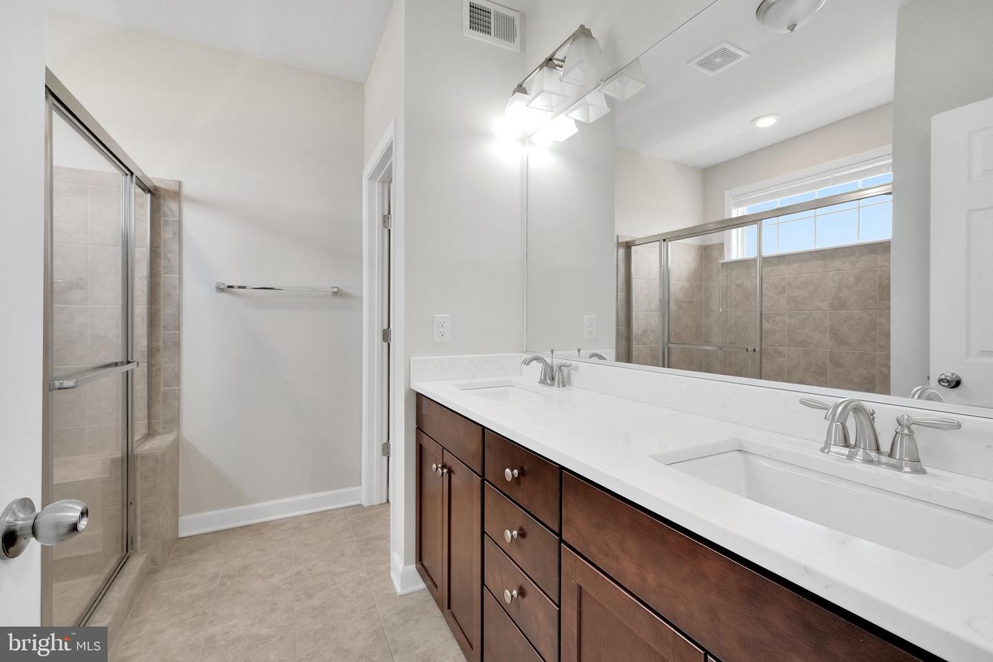 42510 OAK PARK SQ, ASHBURN, Virginia 20148, 3 Bedrooms Bedrooms, ,3 BathroomsBathrooms,Residential,For sale,42510 OAK PARK SQ,VALO2099646 MLS # VALO2099646