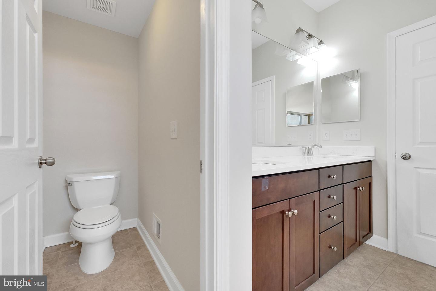 42510 OAK PARK SQ, ASHBURN, Virginia 20148, 3 Bedrooms Bedrooms, ,3 BathroomsBathrooms,Residential,For sale,42510 OAK PARK SQ,VALO2099646 MLS # VALO2099646