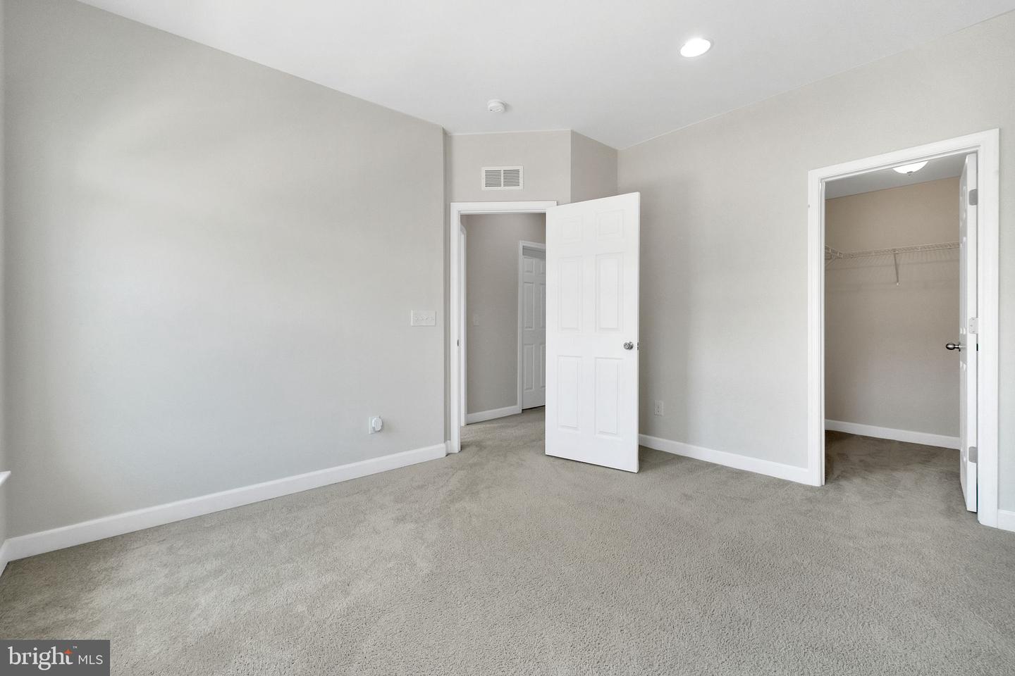 42510 OAK PARK SQ, ASHBURN, Virginia 20148, 3 Bedrooms Bedrooms, ,3 BathroomsBathrooms,Residential,For sale,42510 OAK PARK SQ,VALO2099646 MLS # VALO2099646