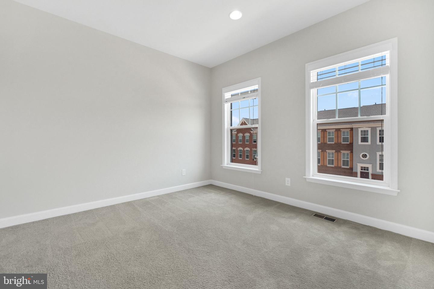 42510 OAK PARK SQ, ASHBURN, Virginia 20148, 3 Bedrooms Bedrooms, ,3 BathroomsBathrooms,Residential,For sale,42510 OAK PARK SQ,VALO2099646 MLS # VALO2099646