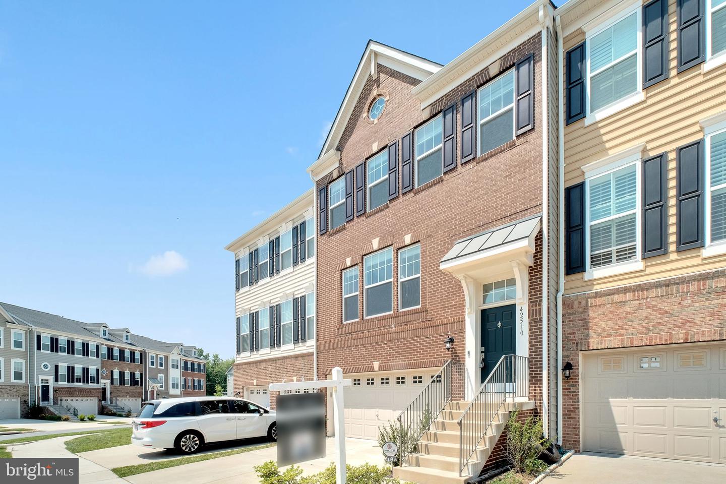 42510 OAK PARK SQ, ASHBURN, Virginia 20148, 3 Bedrooms Bedrooms, ,3 BathroomsBathrooms,Residential,For sale,42510 OAK PARK SQ,VALO2099646 MLS # VALO2099646
