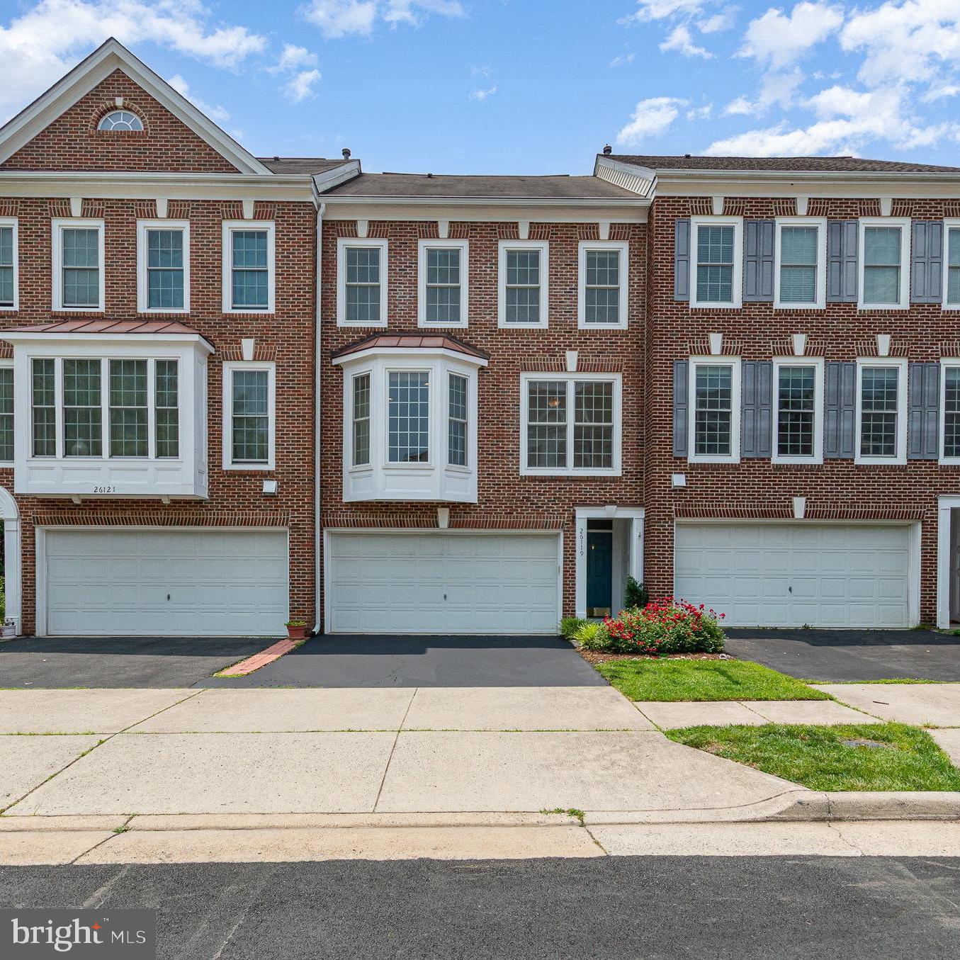 26119 NIMBLETON SQ, CHANTILLY, Virginia 20152, 3 Bedrooms Bedrooms, ,2 BathroomsBathrooms,Residential,For sale,26119 NIMBLETON SQ,VALO2099648 MLS # VALO2099648