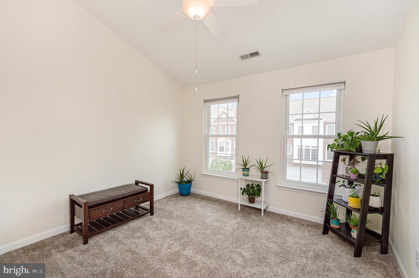 26119 NIMBLETON SQ, CHANTILLY, Virginia 20152, 3 Bedrooms Bedrooms, ,2 BathroomsBathrooms,Residential,For sale,26119 NIMBLETON SQ,VALO2099648 MLS # VALO2099648