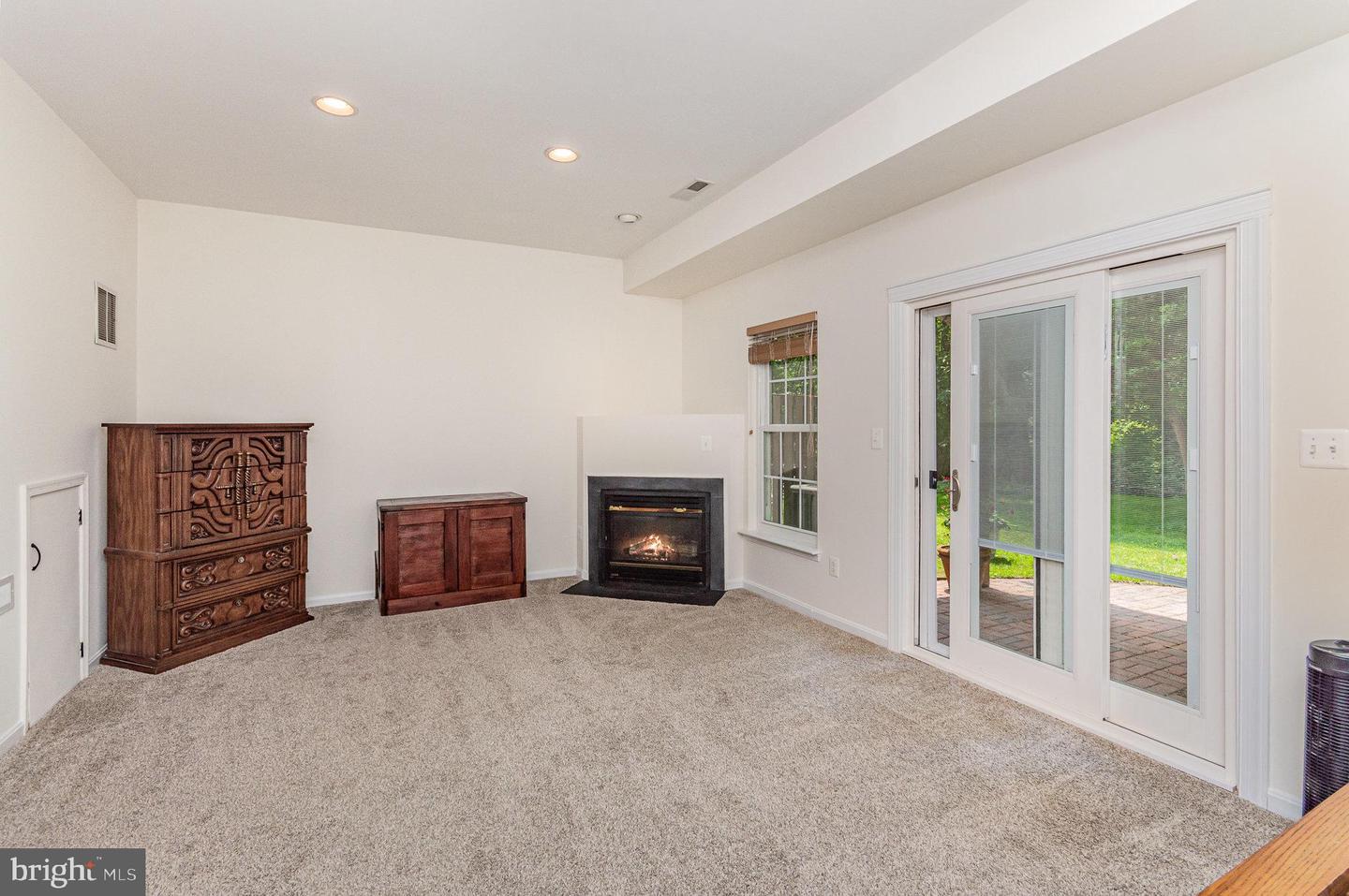 26119 NIMBLETON SQ, CHANTILLY, Virginia 20152, 3 Bedrooms Bedrooms, ,2 BathroomsBathrooms,Residential,For sale,26119 NIMBLETON SQ,VALO2099648 MLS # VALO2099648