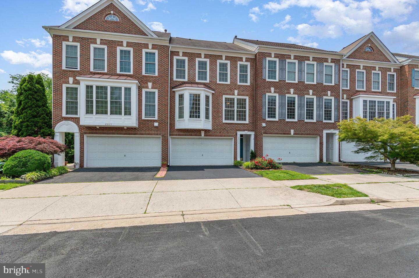 26119 NIMBLETON SQ, CHANTILLY, Virginia 20152, 3 Bedrooms Bedrooms, ,2 BathroomsBathrooms,Residential,For sale,26119 NIMBLETON SQ,VALO2099648 MLS # VALO2099648