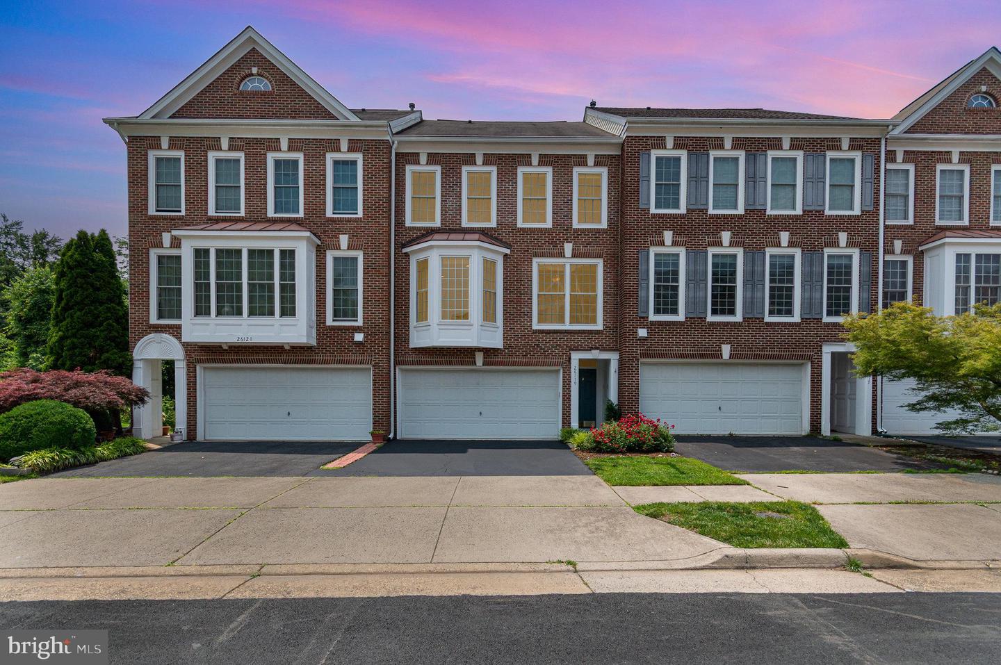 26119 NIMBLETON SQ, CHANTILLY, Virginia 20152, 3 Bedrooms Bedrooms, ,2 BathroomsBathrooms,Residential,For sale,26119 NIMBLETON SQ,VALO2099648 MLS # VALO2099648