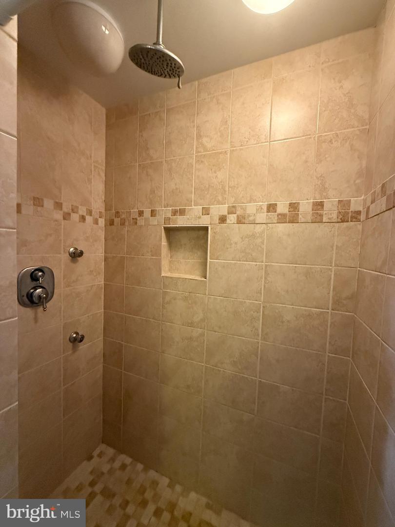 2133 FREDA DR, VIENNA, Virginia 22181, 4 Bedrooms Bedrooms, ,3 BathroomsBathrooms,Residential,For sale,2133 FREDA DR,VAFX2247660 MLS # VAFX2247660