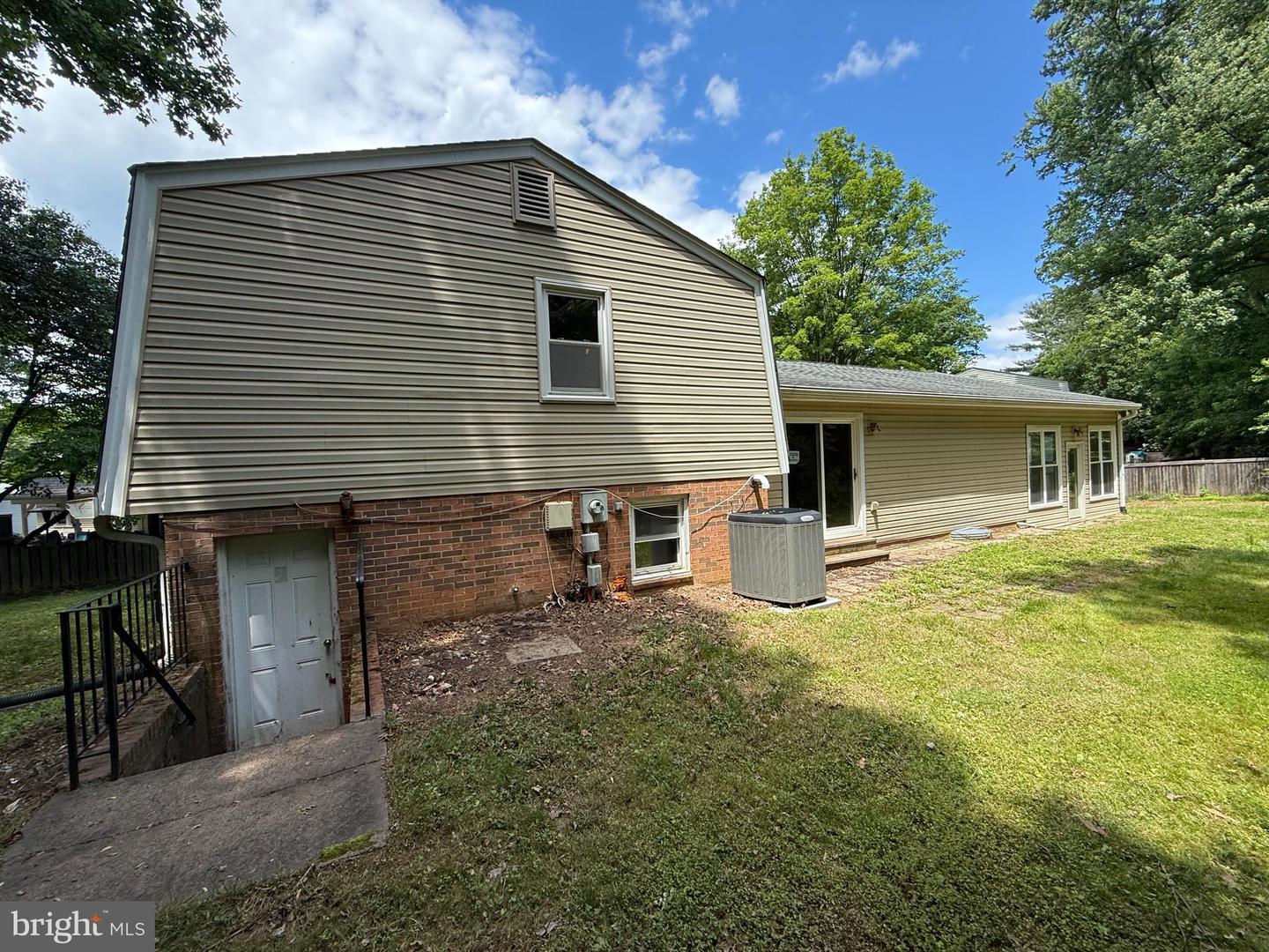 2133 FREDA DR, VIENNA, Virginia 22181, 4 Bedrooms Bedrooms, ,3 BathroomsBathrooms,Residential,For sale,2133 FREDA DR,VAFX2247660 MLS # VAFX2247660