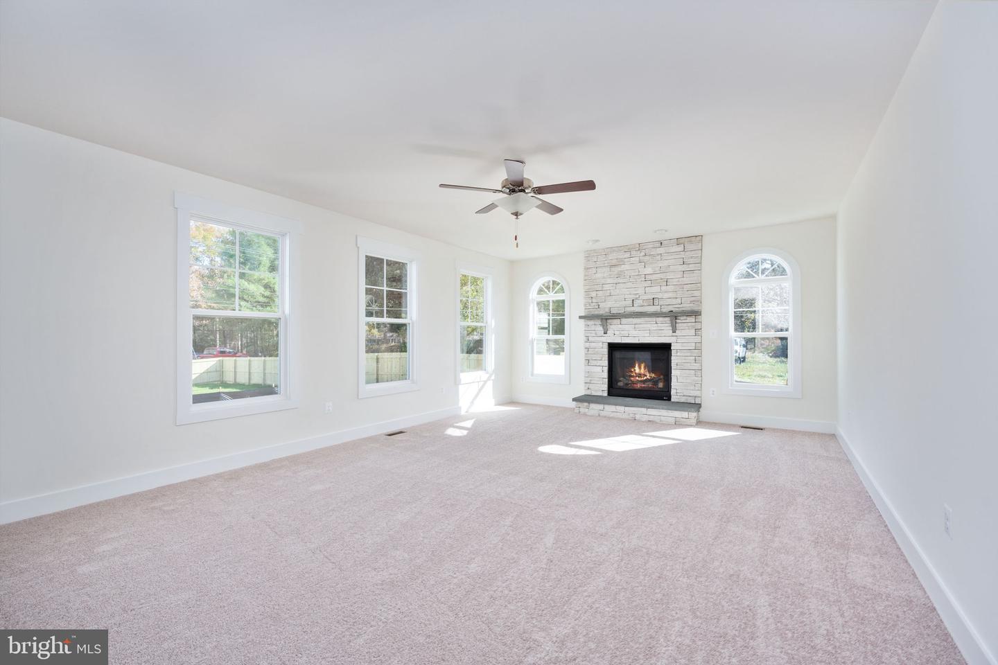 2 BLUEBIRD LN, STAFFORD, Virginia 22554, 3 Bedrooms Bedrooms, ,3 BathroomsBathrooms,Residential,For sale,2 BLUEBIRD LN,VAST2039904 MLS # VAST2039904