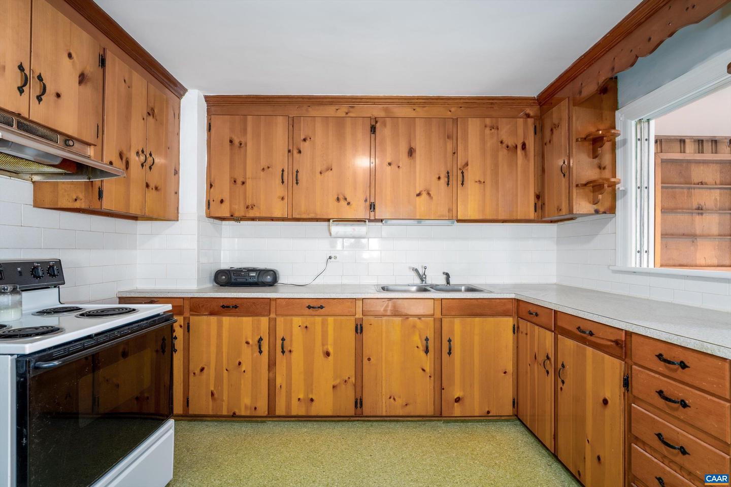 2504 PLATEAU RD, CHARLOTTESVILLE, Virginia 22903, 3 Bedrooms Bedrooms, ,1 BathroomBathrooms,Residential,For sale,2504 PLATEAU RD,665776 MLS # 665776