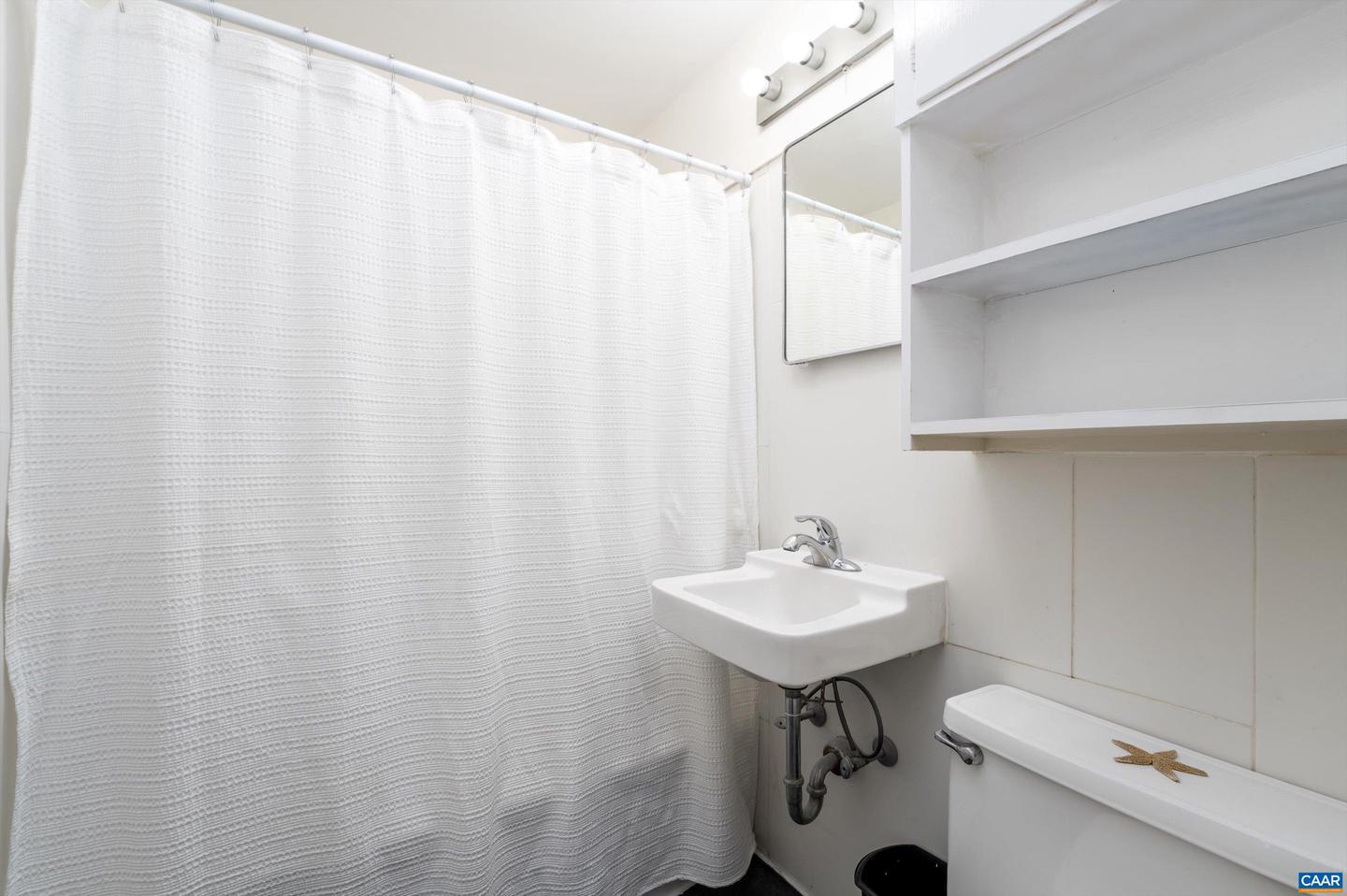 2504 PLATEAU RD, CHARLOTTESVILLE, Virginia 22903, 3 Bedrooms Bedrooms, ,1 BathroomBathrooms,Residential,For sale,2504 PLATEAU RD,665776 MLS # 665776