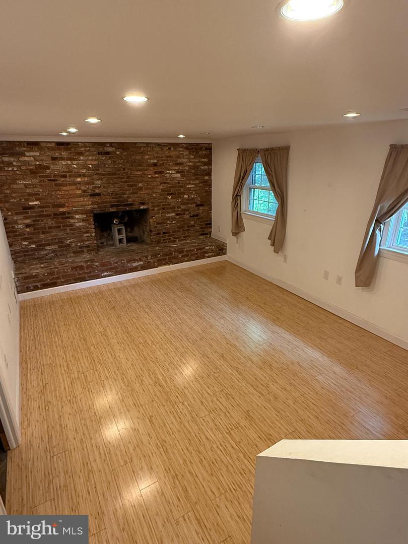 7400 ROXBURY AVE, MANASSAS, Virginia 20109, 3 Bedrooms Bedrooms, ,2 BathroomsBathrooms,Residential,For sale,7400 ROXBURY AVE,VAPW2097176 MLS # VAPW2097176