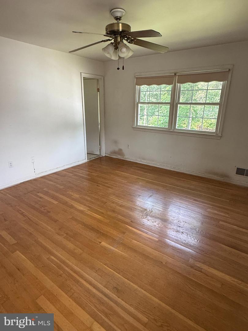 7400 ROXBURY AVE, MANASSAS, Virginia 20109, 3 Bedrooms Bedrooms, ,2 BathroomsBathrooms,Residential,For sale,7400 ROXBURY AVE,VAPW2097176 MLS # VAPW2097176