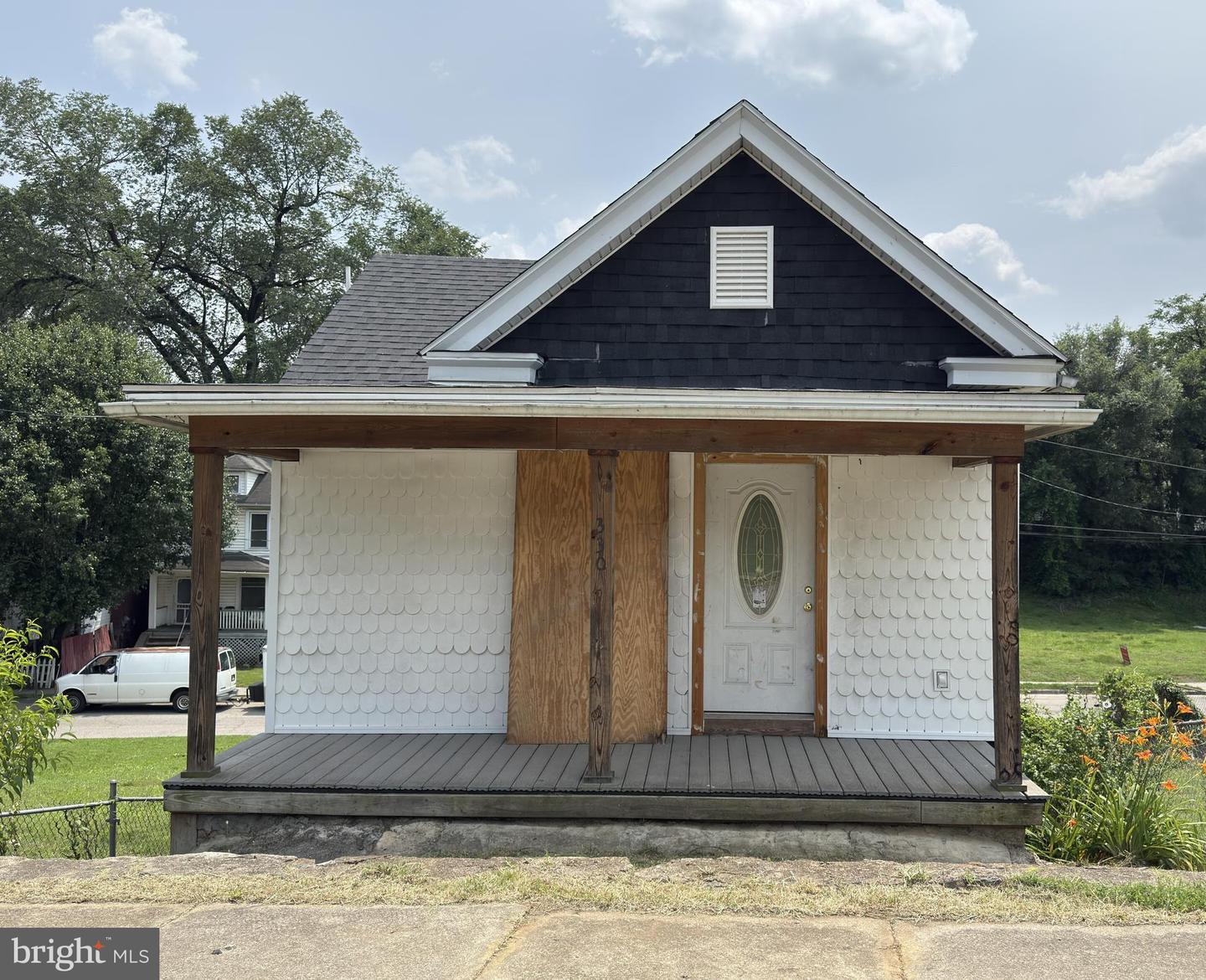 330 HARRISON AVE NW, ROANOKE, Virginia 24016, 2 Bedrooms Bedrooms, ,1 BathroomBathrooms,Residential,For sale,330 HARRISON AVE NW,VARA2000038 MLS # VARA2000038