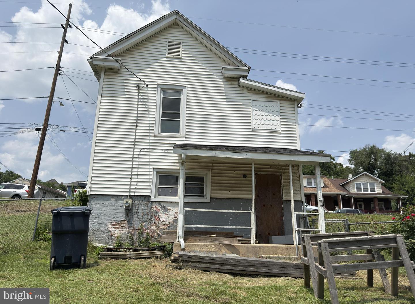 330 HARRISON AVE NW, ROANOKE, Virginia 24016, 2 Bedrooms Bedrooms, ,1 BathroomBathrooms,Residential,For sale,330 HARRISON AVE NW,VARA2000038 MLS # VARA2000038