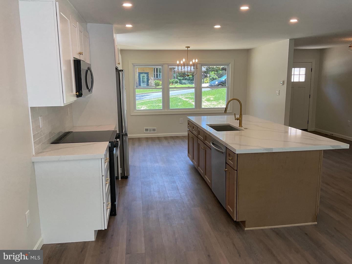 7804 ALBERTA CT, SPRINGFIELD, Virginia 22152, 5 Bedrooms Bedrooms, ,2 BathroomsBathrooms,Residential,For sale,7804 ALBERTA CT,VAFX2247800 MLS # VAFX2247800