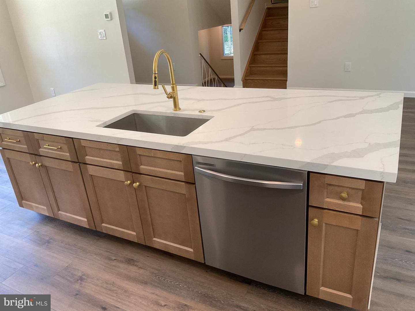7804 ALBERTA CT, SPRINGFIELD, Virginia 22152, 5 Bedrooms Bedrooms, ,2 BathroomsBathrooms,Residential,For sale,7804 ALBERTA CT,VAFX2247800 MLS # VAFX2247800