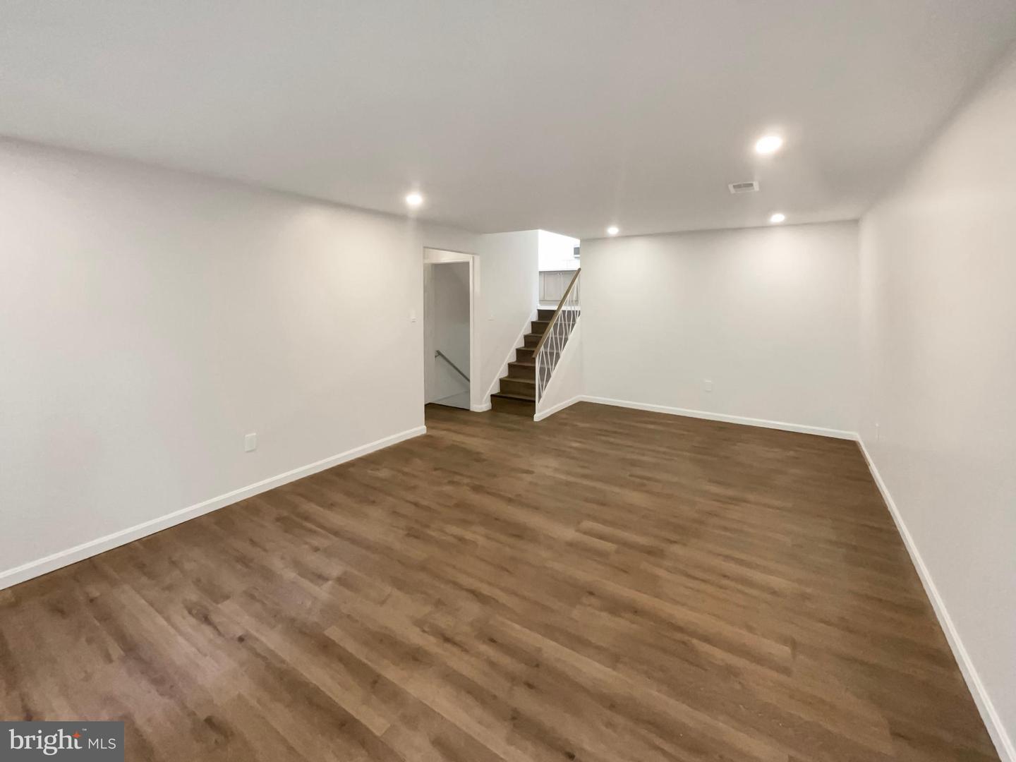 7804 ALBERTA CT, SPRINGFIELD, Virginia 22152, 5 Bedrooms Bedrooms, ,2 BathroomsBathrooms,Residential,For sale,7804 ALBERTA CT,VAFX2247800 MLS # VAFX2247800