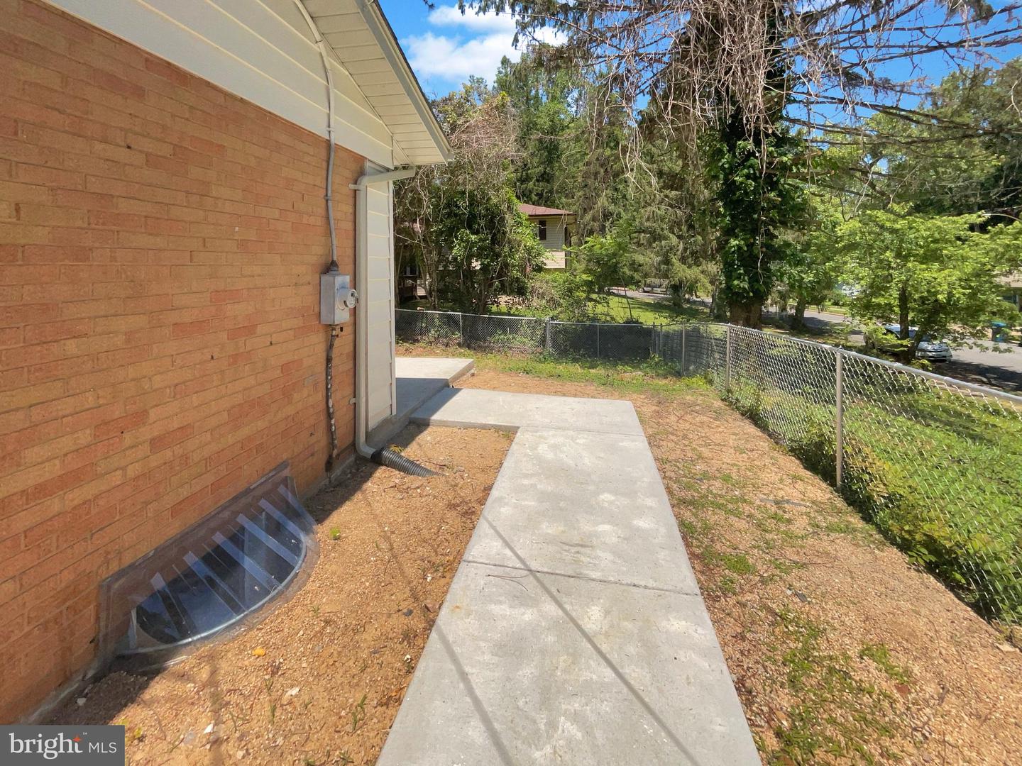 7804 ALBERTA CT, SPRINGFIELD, Virginia 22152, 5 Bedrooms Bedrooms, ,2 BathroomsBathrooms,Residential,For sale,7804 ALBERTA CT,VAFX2247800 MLS # VAFX2247800