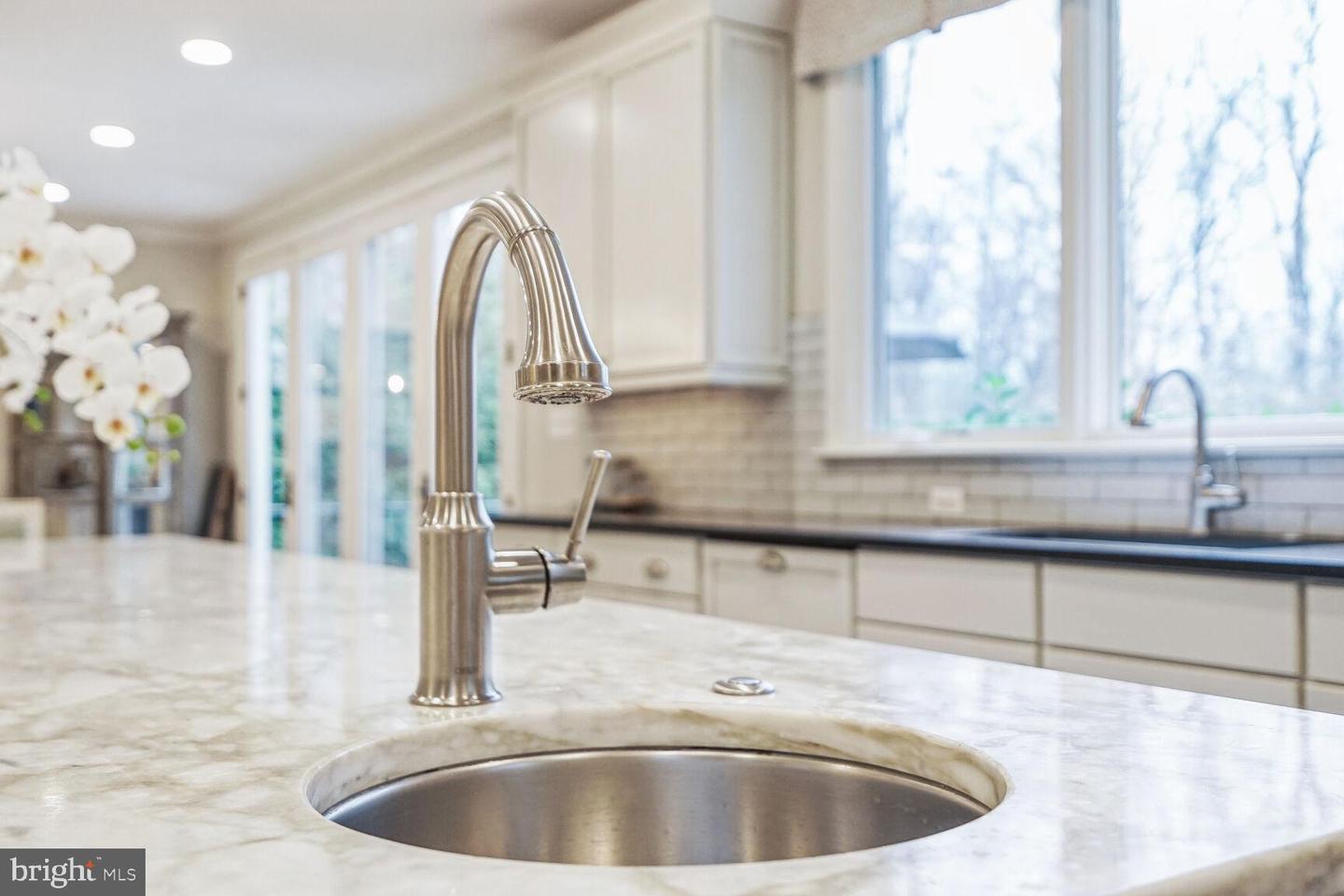 4129 N RANDOLPH ST, ARLINGTON, Virginia 22207, 5 Bedrooms Bedrooms, ,6 BathroomsBathrooms,Residential,For sale,4129 N RANDOLPH ST,VAAR2059316 MLS # VAAR2059316