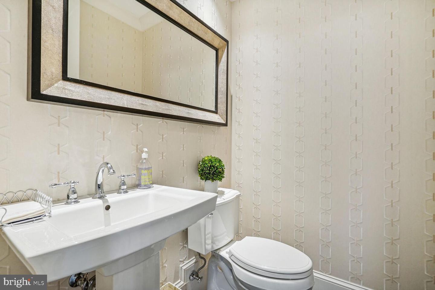 4129 N RANDOLPH ST, ARLINGTON, Virginia 22207, 5 Bedrooms Bedrooms, ,6 BathroomsBathrooms,Residential,For sale,4129 N RANDOLPH ST,VAAR2059316 MLS # VAAR2059316
