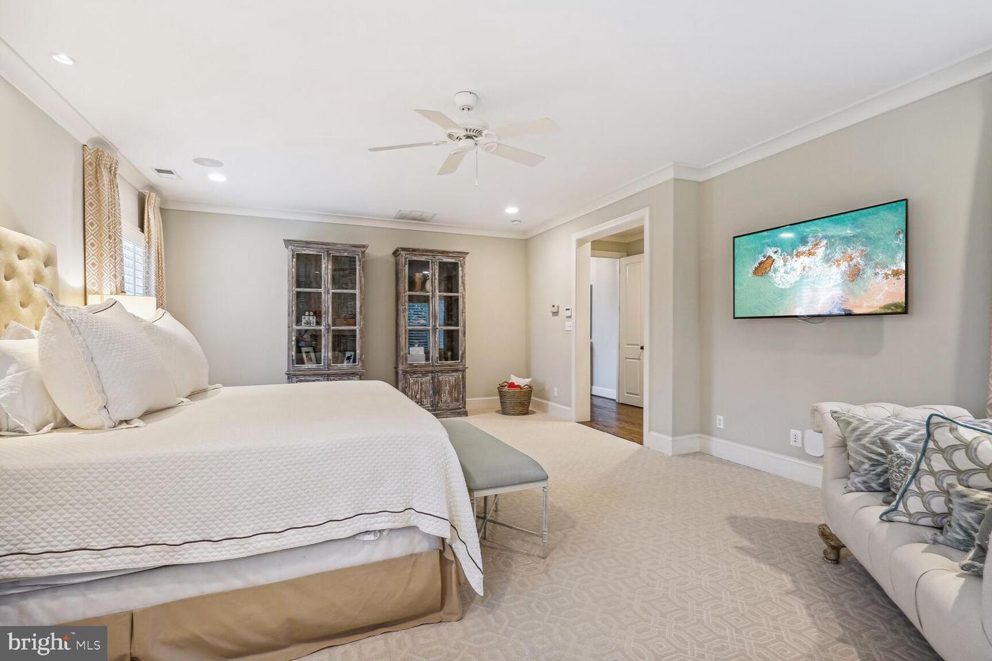 4129 N RANDOLPH ST, ARLINGTON, Virginia 22207, 5 Bedrooms Bedrooms, ,6 BathroomsBathrooms,Residential,For sale,4129 N RANDOLPH ST,VAAR2059316 MLS # VAAR2059316
