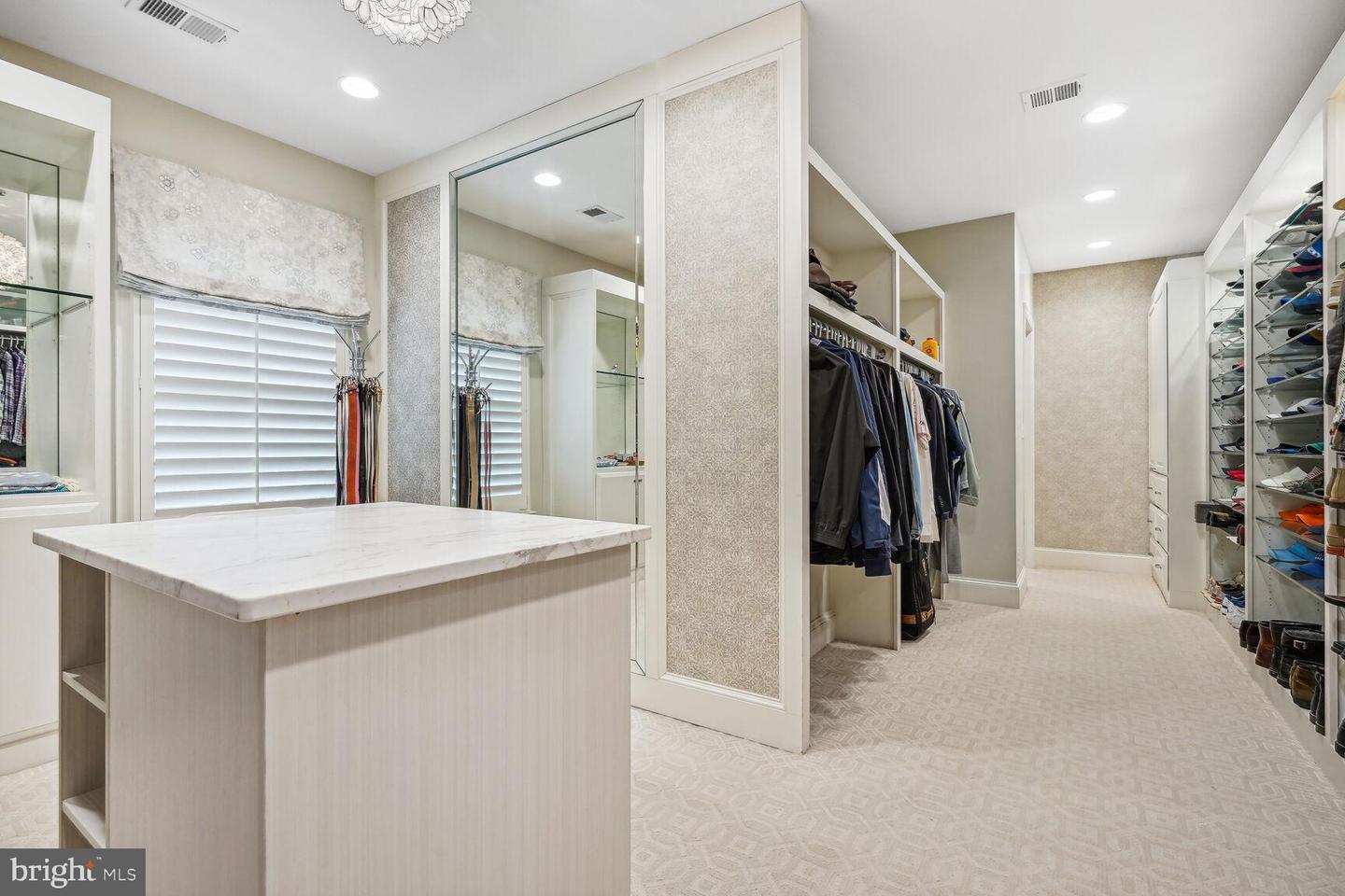 4129 N RANDOLPH ST, ARLINGTON, Virginia 22207, 5 Bedrooms Bedrooms, ,6 BathroomsBathrooms,Residential,For sale,4129 N RANDOLPH ST,VAAR2059316 MLS # VAAR2059316
