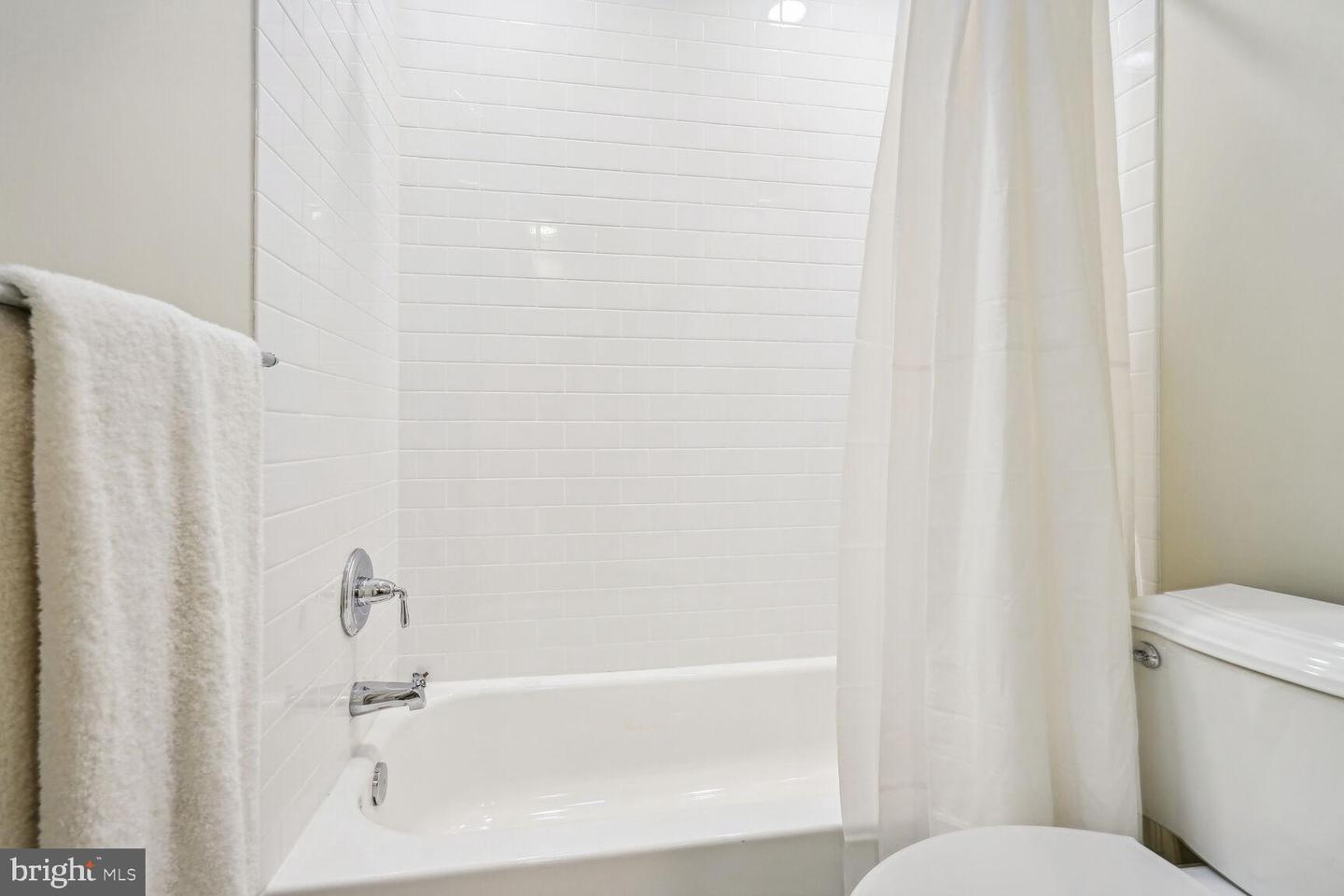 4129 N RANDOLPH ST, ARLINGTON, Virginia 22207, 5 Bedrooms Bedrooms, ,6 BathroomsBathrooms,Residential,For sale,4129 N RANDOLPH ST,VAAR2059316 MLS # VAAR2059316