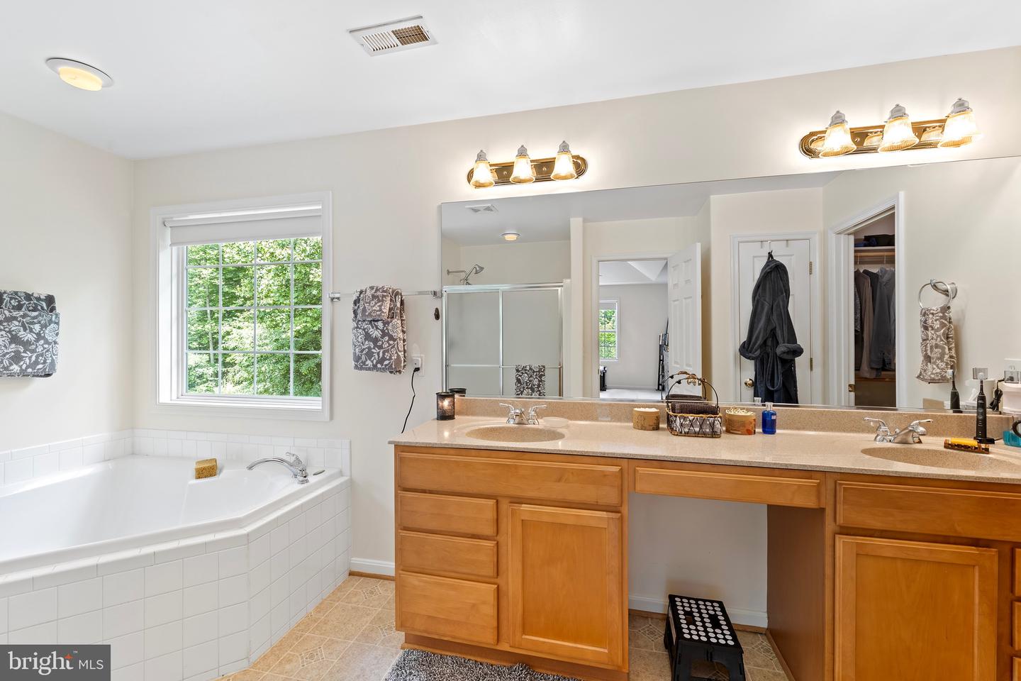 10 RIVER FARM, FREDERICKSBURG, Virginia 22405, 5 Bedrooms Bedrooms, ,2 BathroomsBathrooms,Residential,For sale,10 RIVER FARM,VAST2039912 MLS # VAST2039912