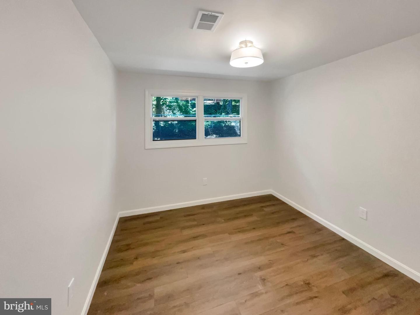 7804 ALBERTA CT, SPRINGFIELD, Virginia 22152, 5 Bedrooms Bedrooms, ,2 BathroomsBathrooms,Residential,For sale,7804 ALBERTA CT,VAFX2247808 MLS # VAFX2247808